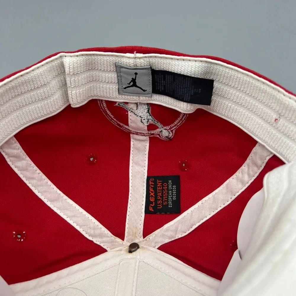 Air Jordan Hat Men 7 1/2 White Red Jumpman Flexfit‎ Fitted Cap